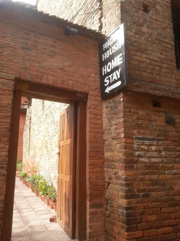 Pradhan House - Home Stay With Garden Бхактапур Экстерьер фото