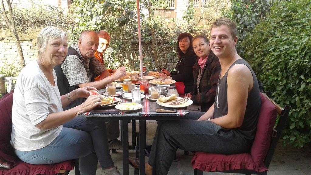 Pradhan House - Home Stay With Garden Бхактапур Экстерьер фото