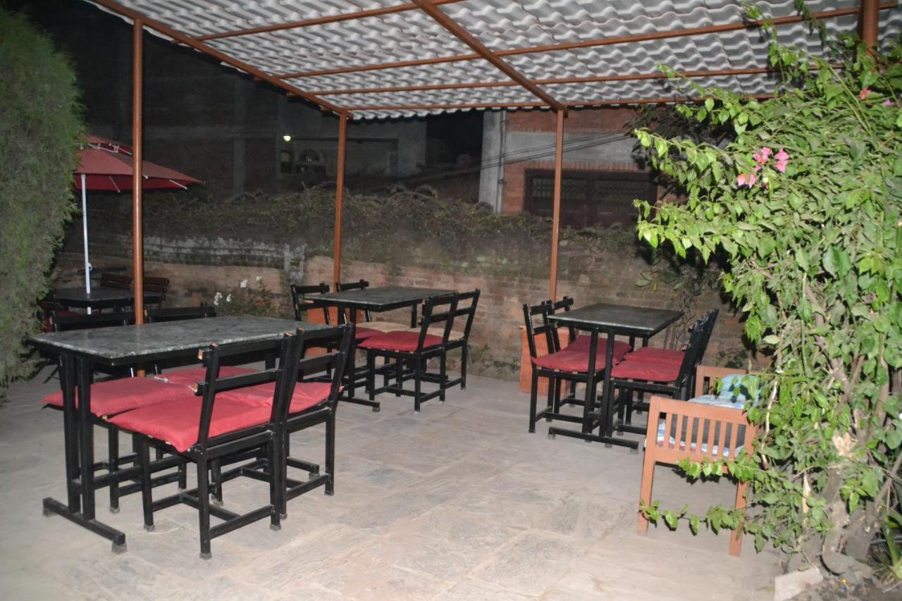 Pradhan House - Home Stay With Garden Бхактапур Экстерьер фото
